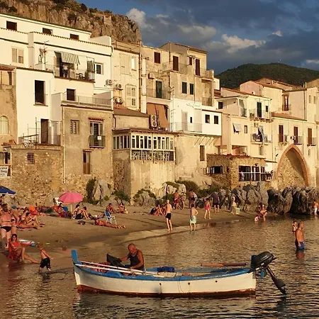 Gaia Holidays Lägenhet Cefalù